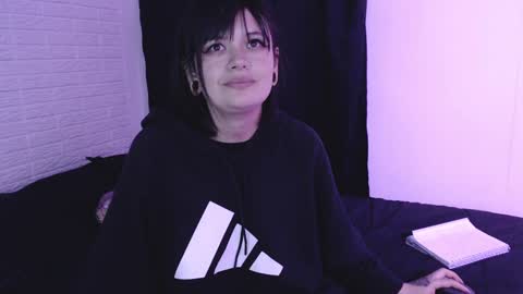 Snapshot of amber_rouss chatting on December 10, 2024, 3:52 am ROUSS online show from December 10, 2024, 3:52 am