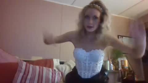 Snapshot of amberdesmond722 chatting on January 10, 2025, 9:34 am Kaligirll online show from January 10, 2025, 9:34 am