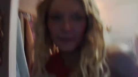 Snapshot of amberdesmond722 chatting on February 10, 2025, 11:34 pm Kaligirll online show from February 10, 2025, 11:34 pm