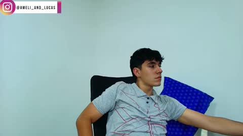 Snapshot of ameli_and_lucas chatting on December 13, 2024, 4:11 am Amelia  Lucas online show from December 13, 2024, 4:11 am