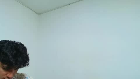 Snapshot of ameli_and_lucas chatting on January 22, 2025, 1:10 am Amelia  Lucas online show from January 22, 2025, 1:10 am