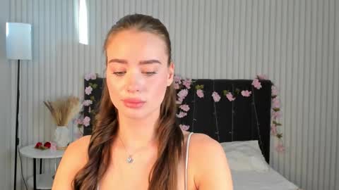 Snapshot of ameli_povilainn chatting on October 2, 2025, 11:28 am Ameli online show from October 2, 2025, 11:28 am