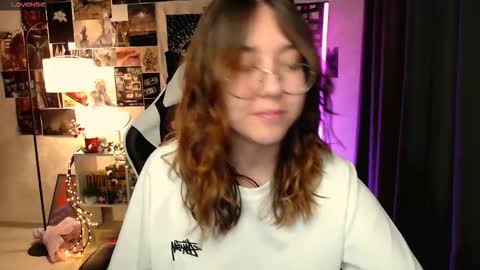 Snapshot of ameliameadd chatting on November 6, 2025, 8:37 am Amelia online show from November 6, 2025, 8:37 am