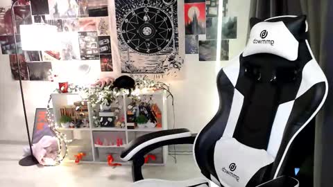 Snapshot of ameliameadd chatting on November 8, 2025, 8:03 am Amelia online show from November 8, 2025, 8:03 am