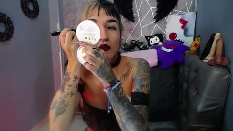 Snapshot of amelierouss chatting on October 10, 2025, 10:53 pm AMELIEROUS .. see you tomorrow kisses online show from October 10, 2025, 10:53 pm