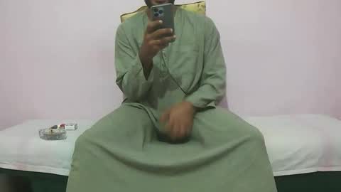 Snapshot of amir_elaraby chatting on October 18, 2025, 8:20 pm Amir online show from October 18, 2025, 8:20 pm