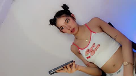 Snapshot of amor_pleasure chatting on January 25, 2025, 6:45 am Belle Tylor online show from January 25, 2025, 6:45 am