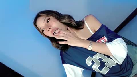 Snapshot of amor_pleasure chatting on January 30, 2025, 7:18 am Belle Tylor online show from January 30, 2025, 7:18 am