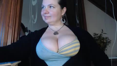 Snapshot of amorelara chatting on January 27, 2025, 7:24 am amorelara online show from January 27, 2025, 7:24 am