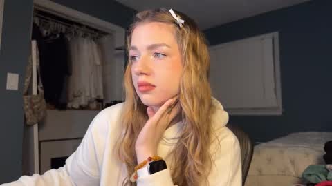 Snapshot of amyjj chatting on November 12, 2025, 7:09 am Amy online show from November 12, 2025, 7:09 am