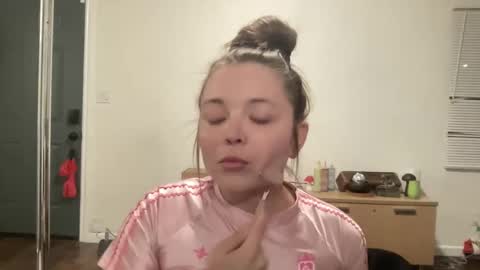 Snapshot of amythrill chatting on September 9, 2025, 5:18 am Amy Thrill online show from September 9, 2025, 5:18 am