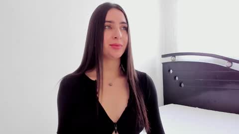 Snapshot of ana_castilo chatting on December 14, 2024, 12:23 pm Ana  IG an castillo 1 online show from December 14, 2024, 12:23 pm