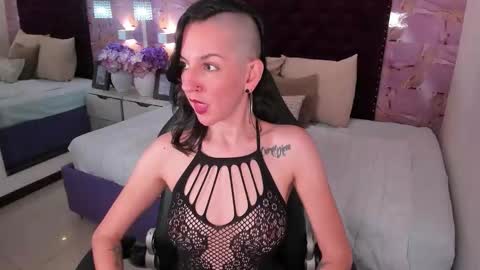 Ana Libiert online show from October 25, 2025, 2:02 pm