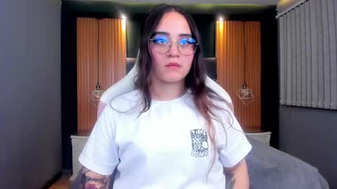 Snapshot of ana_taylor2 chatting on February 6, 2025, 12:43 am Ana online show from February 6, 2025, 12:43 am