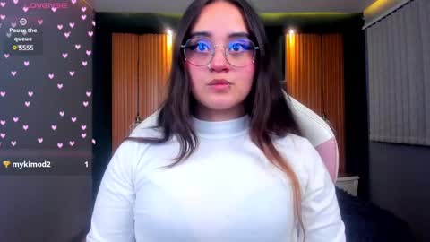 Snapshot of ana_taylor2 chatting on February 26, 2025, 8:54 pm Ana online show from February 26, 2025, 8:54 pm