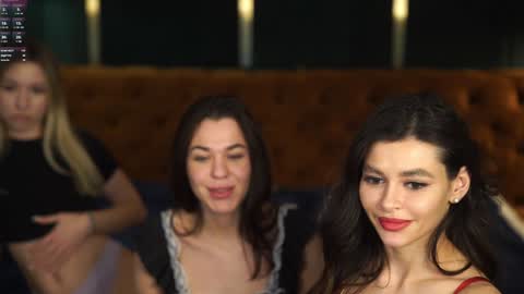Snapshot of anabel2054 chatting on February 7, 2025, 2:58 pm Sweet girls online show from February 7, 2025, 2:58 pm