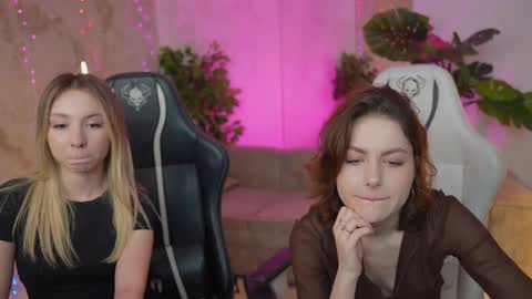 Snapshot of anabel2054 chatting on February 8, 2025, 4:04 pm Sweet girls online show from February 8, 2025, 4:04 pm