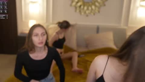 Snapshot of anabel2054 chatting on February 27, 2025, 5:47 pm Sweet girls online show from February 27, 2025, 5:47 pm