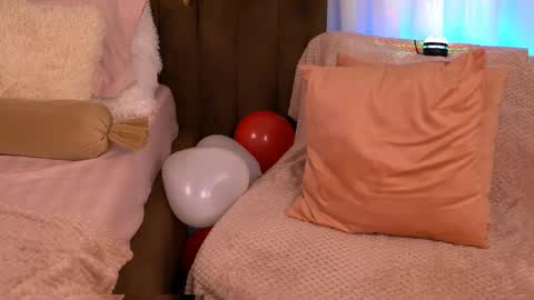 Snapshot of anarhodes chatting on February 14, 2025, 7:49 am Anna online show from February 14, 2025, 7:49 am