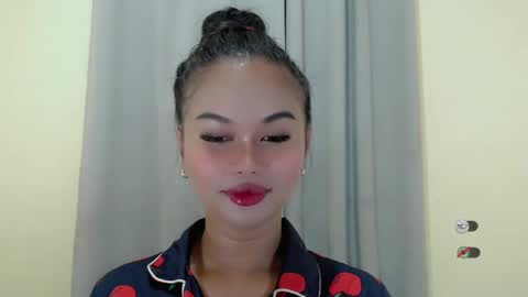 Snapshot of anaruru_ chatting on February 17, 2025, 7:21 pm ANA online show from February 17, 2025, 7:21 pm