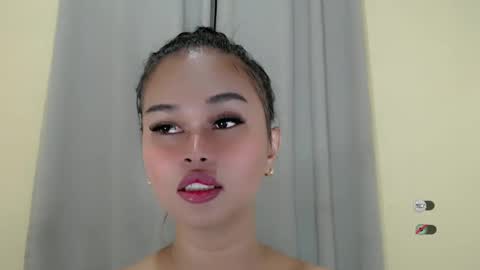 Snapshot of anaruru_ chatting on February 24, 2025, 9:31 pm ANA online show from February 24, 2025, 9:31 pm