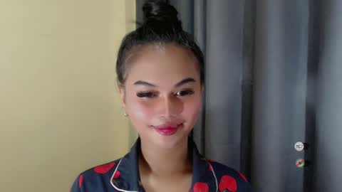 Snapshot of anaruru_ chatting on March 1, 2025, 9:18 am ANA online show from March 1, 2025, 9:18 am