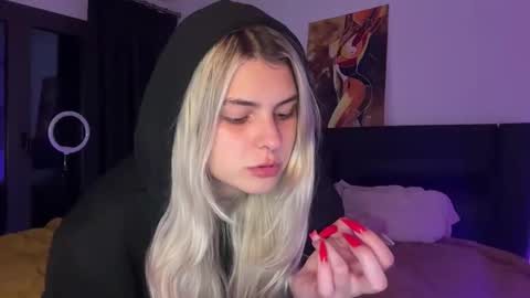 Snapshot of anasova chatting on November 9, 2025, 9:02 pm Ana online show from November 9, 2025, 9:02 pm