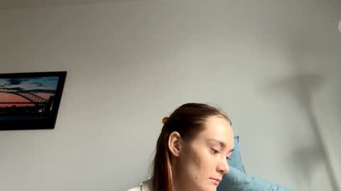 Snapshot of andrafendt chatting on November 7, 2025, 6:57 am Viola online show from November 7, 2025, 6:57 am