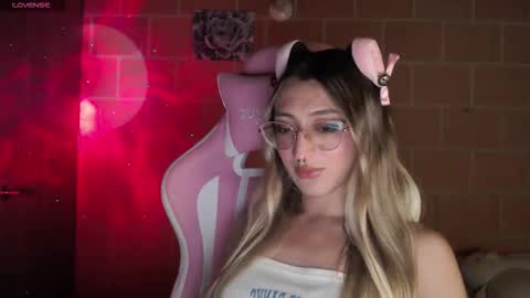 Andrea  online show from September 9, 2025, 6:13 am