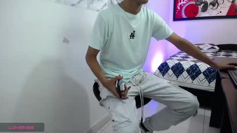 Snapshot of andressdean chatting on December 16, 2024, 7:00 pm Andres Dean online show from December 16, 2024, 7:00 pm