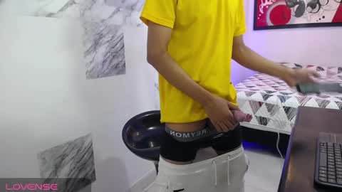 Snapshot of andressdean chatting on January 18, 2025, 12:57 am Andres Dean online show from January 18, 2025, 12:57 am