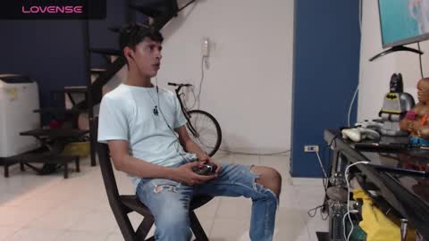 Snapshot of andressdean chatting on February 1, 2025, 2:37 am Andres Dean online show from February 1, 2025, 2:37 am