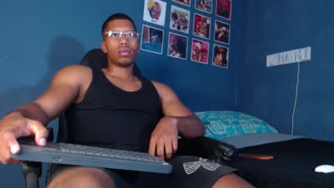 Snapshot of andrew_hoult chatting on December 19, 2024, 9:17 pm Andrew online show from December 19, 2024, 9:17 pm