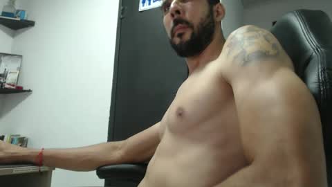 Snapshot of andruwang chatting on October 24, 2025, 9:55 pm Andru online show from October 24, 2025, 9:55 pm