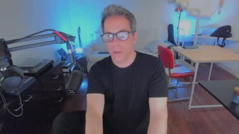 Snapshot of andy0pandi chatting on September 19, 2025, 3:24 pm Andrew online show from September 19, 2025, 3:24 pm