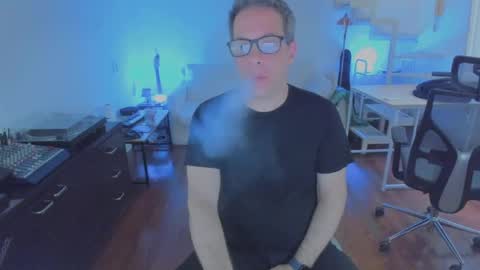 Snapshot of andy0pandi chatting on November 3, 2025, 11:33 am Andrew online show from November 3, 2025, 11:33 am