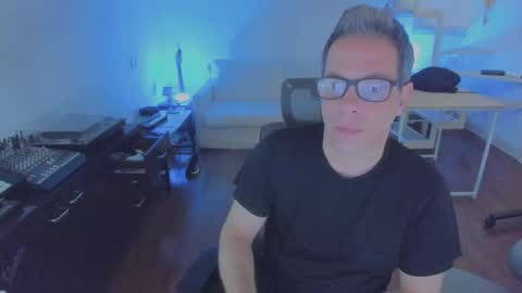 Snapshot of andy0pandi chatting on November 5, 2025, 8:36 am Andrew online show from November 5, 2025, 8:36 am