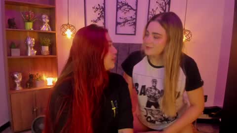 Snapshot of andy_and_emma chatting on December 11, 2024, 12:55 pm andy_and_emma online show from December 11, 2024, 12:55 pm