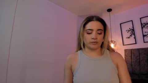 Snapshot of andy_and_emma chatting on February 18, 2025, 12:49 pm andy_and_emma online show from February 18, 2025, 12:49 pm