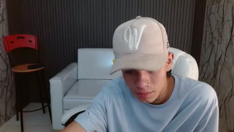 Snapshot of andy_dan1 chatting on October 23, 2025, 3:33 pm andy_dan1 online show from October 23, 2025, 3:33 pm