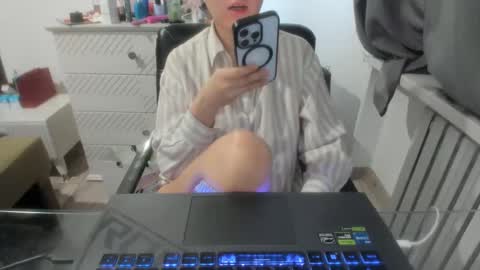 Snapshot of angel_lee__ chatting on February 12, 2025, 6:29 am angel_lee__ online show from February 12, 2025, 6:29 am