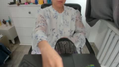 Snapshot of angel_lee__ chatting on February 18, 2025, 5:09 am angel_lee__ online show from February 18, 2025, 5:09 am