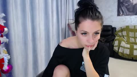 Snapshot of angel_xxx9 chatting on January 1, 2025, 10:46 pm nico online show from January 1, 2025, 10:46 pm