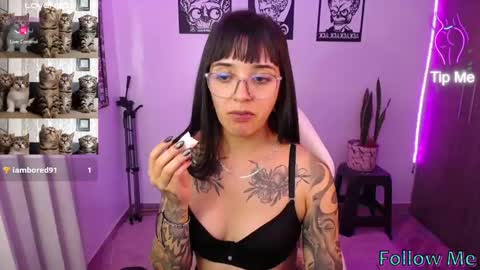 Snapshot of angela_lauren chatting on February 25, 2025, 3:42 am Angela online show from February 25, 2025, 3:42 am