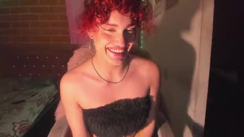 Snapshot of angelina_rouse12 chatting on December 31, 2024, 9:42 am Angelina Rouse  online show from December 31, 2024, 9:42 am