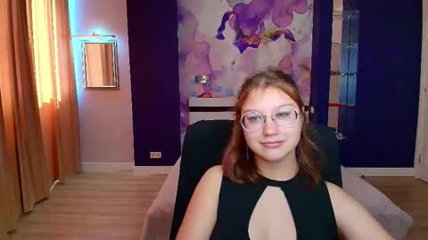 AngelinaLow online show from September 13, 2025, 11:32 am