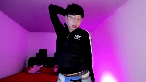 Snapshot of angellonfire chatting on October 31, 2025, 12:11 am Angel  online show from October 31, 2025, 12:11 am