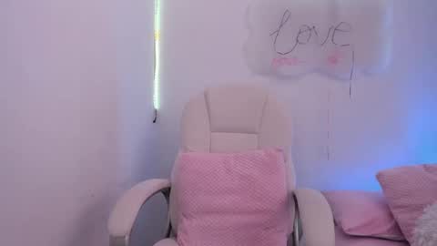 Snapshot of angiiebylpz chatting on February 6, 2025, 4:25 pm violeth lopez online show from February 6, 2025, 4:25 pm