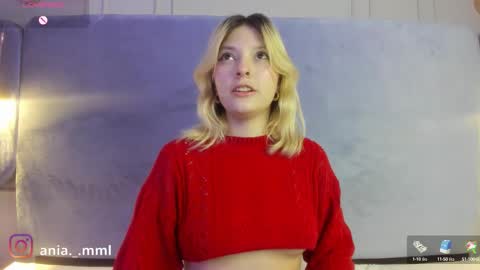 Snapshot of ania_mml chatting on September 18, 2025, 8:11 pm Ania online show from September 18, 2025, 8:11 pm