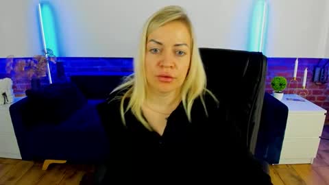 Snapshot of anna_snow9 chatting on September 25, 2025, 1:37 pm anna_snow9 online show from September 25, 2025, 1:37 pm
